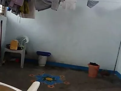 சிறிய பரத்தையுடன் கடினமான உடலுறவு