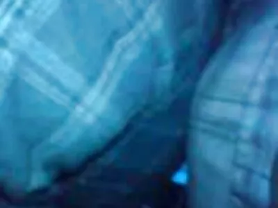 கடற்கரையில் பெரிய பள்ளங்கள் உள்ளன