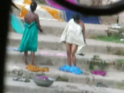 இறுக்கமான அழகி முட்டாள்தனமாக மாறுகிறது