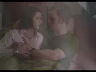 மகிழ்ச்சியுடன் என் கிளிட்டியைத் தட்டியது