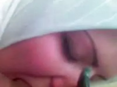 இரண்டு சூடான தோழிகளிடமிருந்து ப்ளோஜாப்