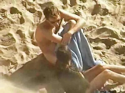 அழகானவர்களுக்காக அவளுடைய இரகசிய இடங்களைத் திறந்தது